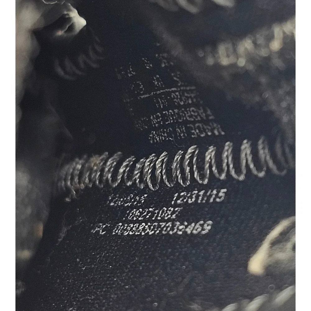 Nike color black
